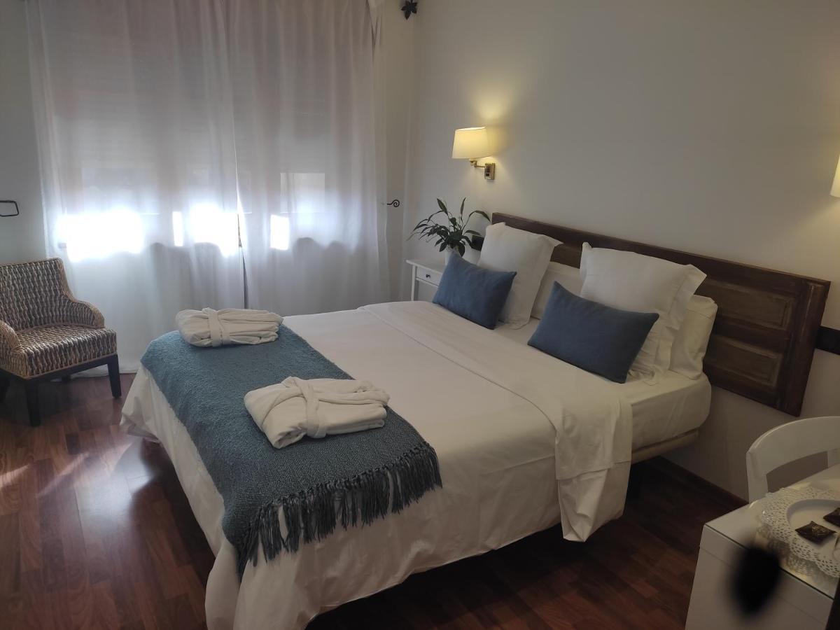 Hostal Carlos V Puebla de Sanabria Exterior foto