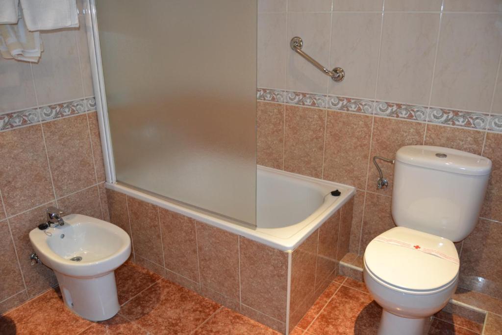 Hostal Carlos V Puebla de Sanabria Exterior foto
